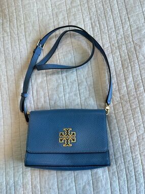 Tory Burch Navy Pebbled Leather Shoulder Bag with Gold Logo